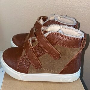 chesnut brown Uggs boots / small boy size 9